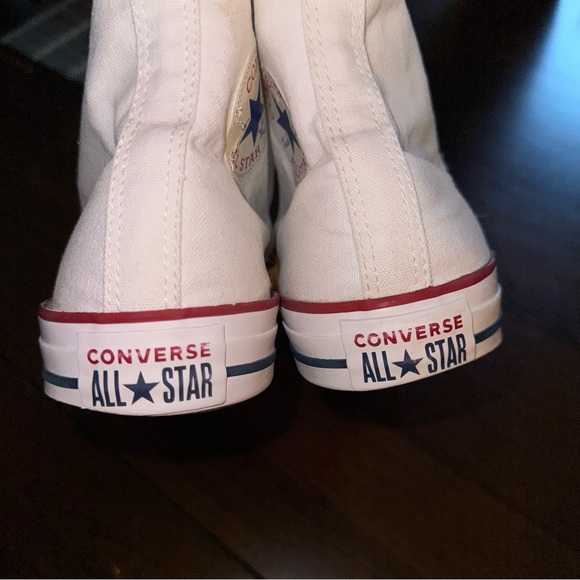 Converse Chuck Taylor Unisex White High-Tops with Red and Blue Details M9 W11 - Picture 5 of 9